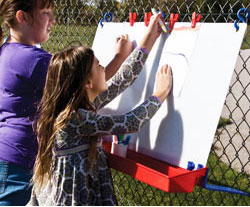 Hanging Fence Easel