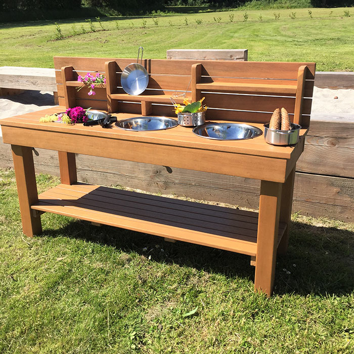 Outdoor Messy Kitchen With 3 Bowls